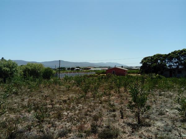 1 487 m² Land