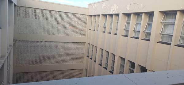 855  m² Commercial space