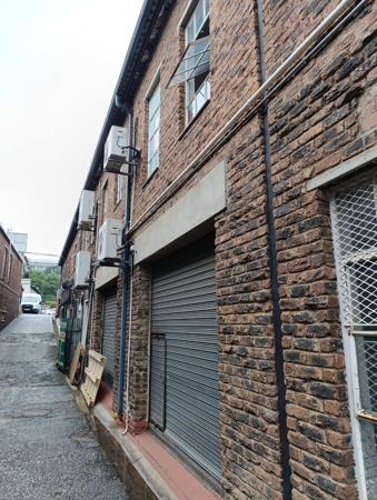 930  m² Commercial space