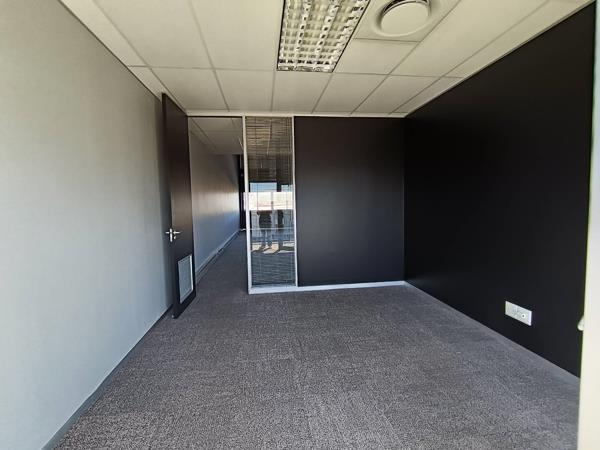 157.9  m² Office Space