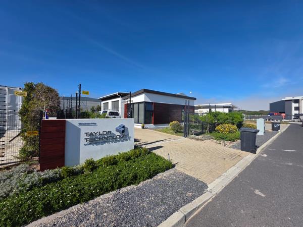 1 998  m² Industrial space