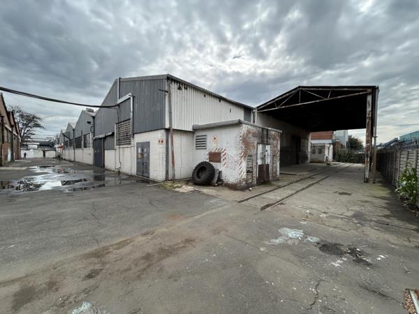 1 915  m² Industrial space