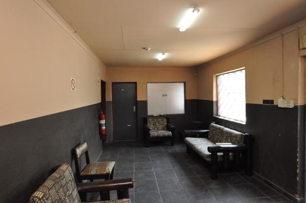 776  m² Commercial space