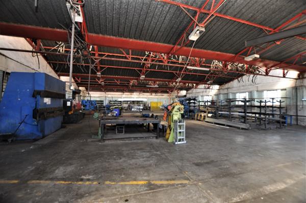 3 976 m² Commercial space