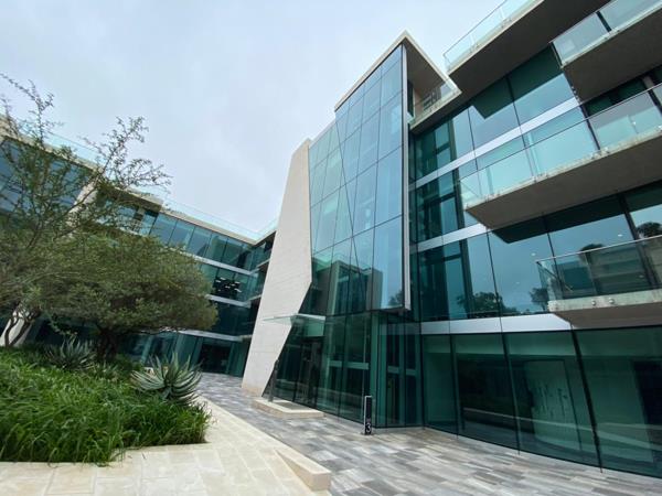 353  m² Commercial space