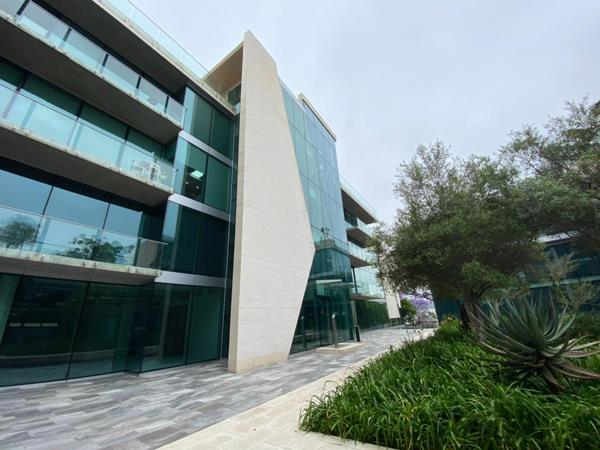 273  m² Commercial space