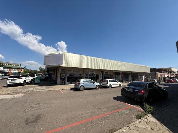 1 676  m² Commercial space