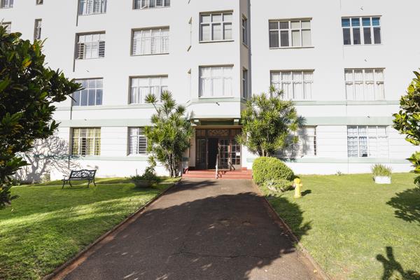 2.5 Bedroom Flat