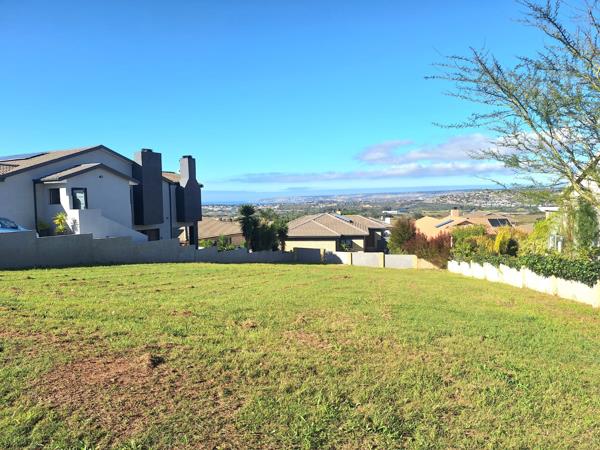 608 m² Land