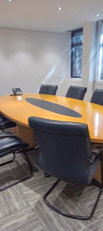 304  m² Office Space