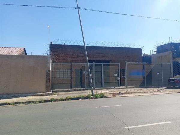 495  m² Industrial space