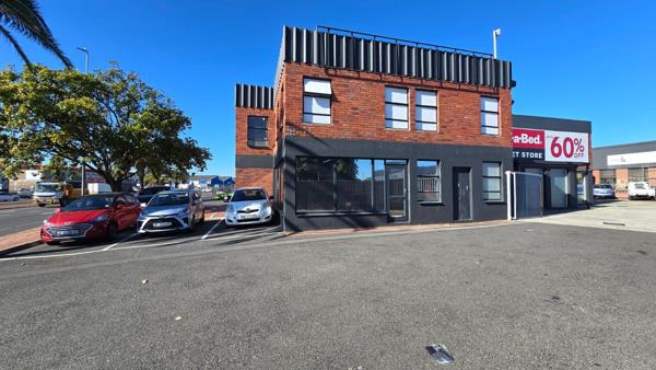 353  m² Industrial space