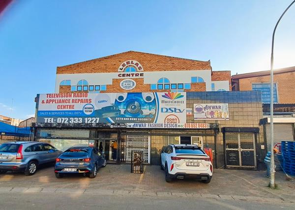 1 400 m² Retail Space