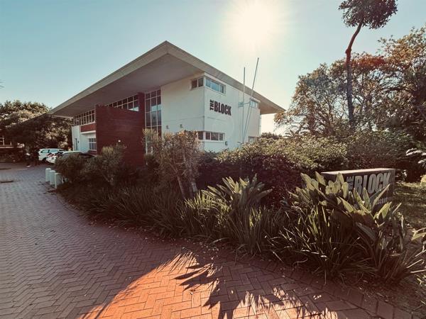 1 220  m² Office Space