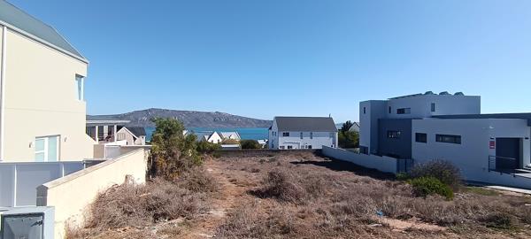 1 064 m² Land