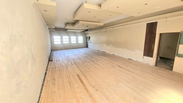 300  m² Commercial space