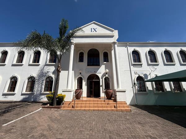 104  m² Commercial space