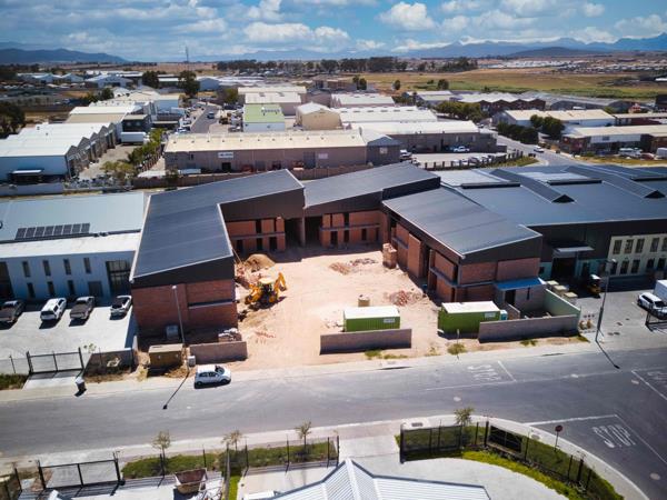 338  m² Industrial space