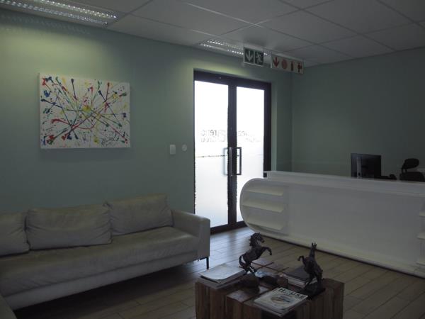 210  m² Office Space