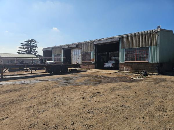 3 100  m² Industrial space