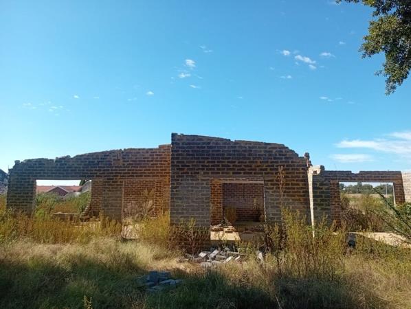 1 211 m² Land