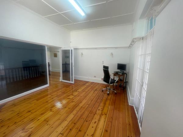 200 m² Commercial space