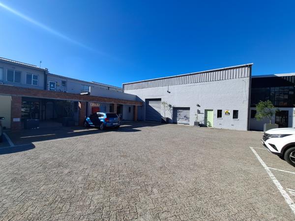 227  m² Commercial space