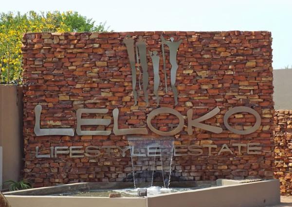 754 m² Land