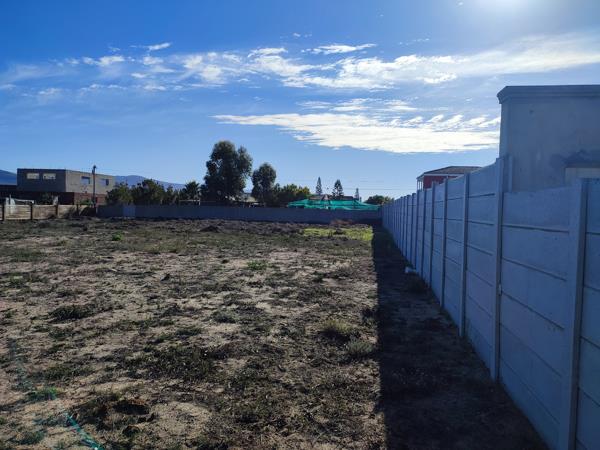 1 487 m² Land