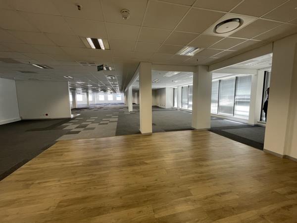 818 m² Commercial space