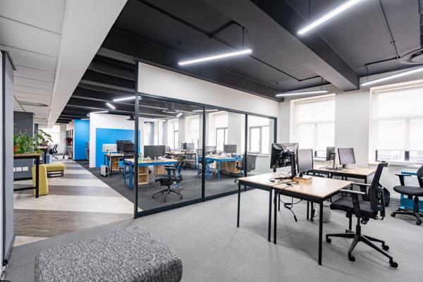 443  m² Commercial space