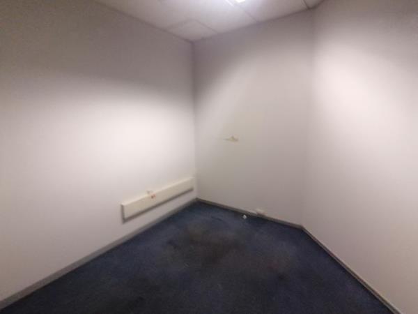 791  m² Commercial space