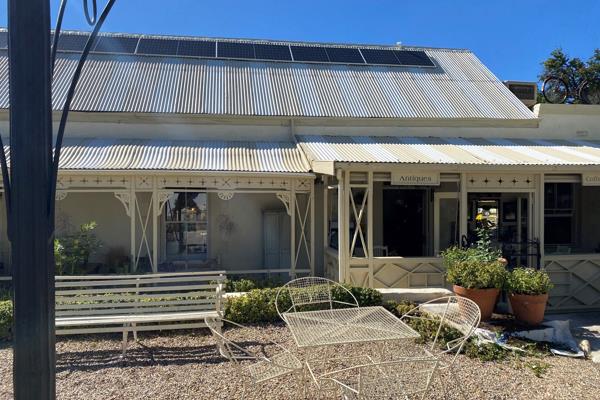 305  m² Commercial space