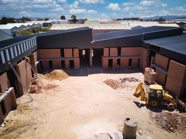 329  m² Industrial space