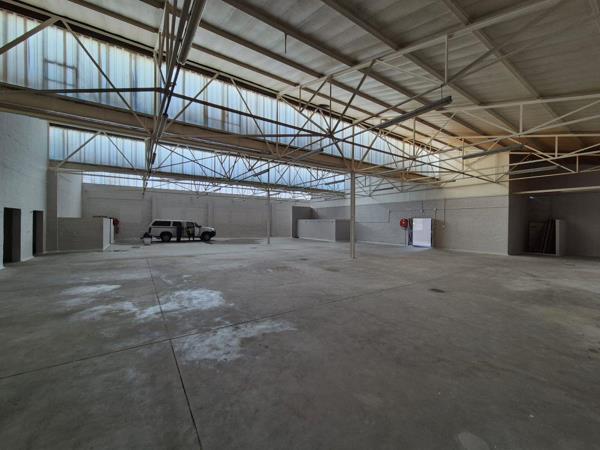 1 600  m² Industrial space