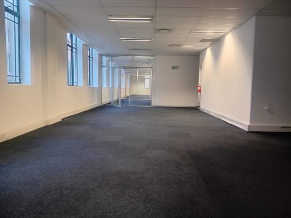 166  m² Commercial space