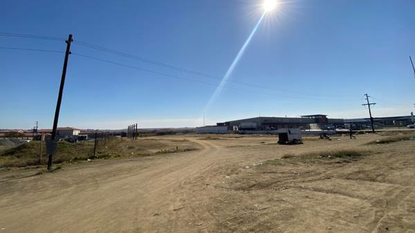 4 366 m² Land