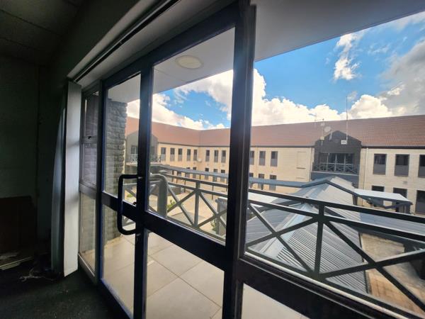 437  m² Commercial space