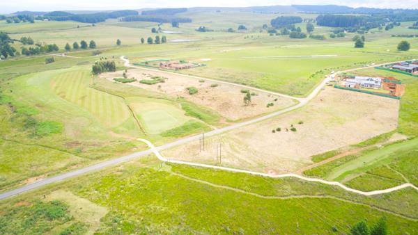 1 760 m² Land