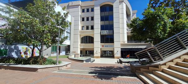 438.6  m² Commercial space