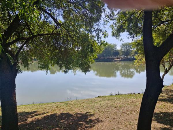 1 680 m² Land