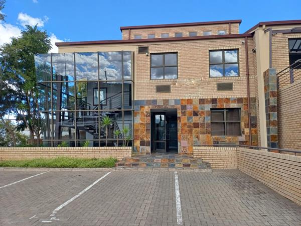 857  m² Commercial space