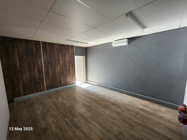 104  m² Commercial space