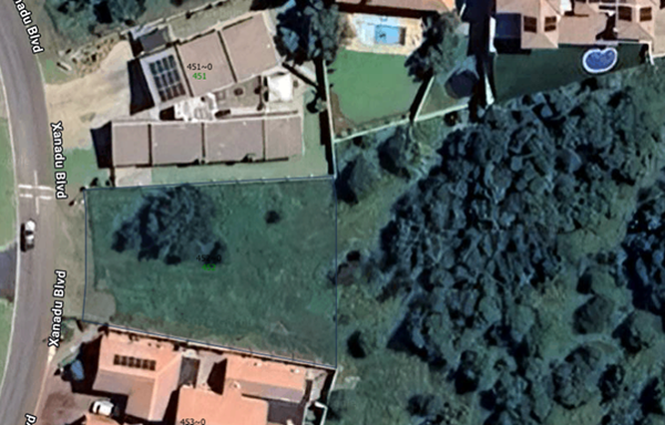 1 038 m² Land