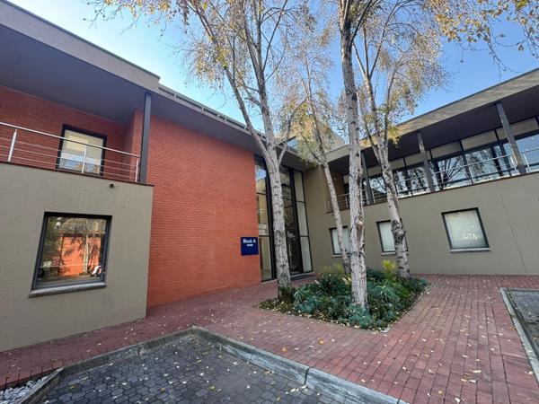 295  m² Commercial space