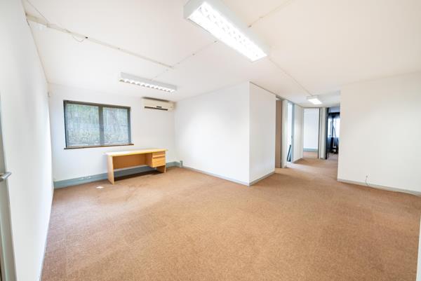 123  m² Commercial space