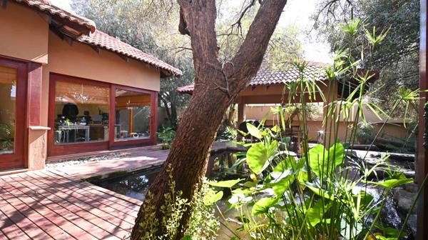 300  m² Commercial space