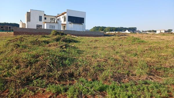 825 m² Land
