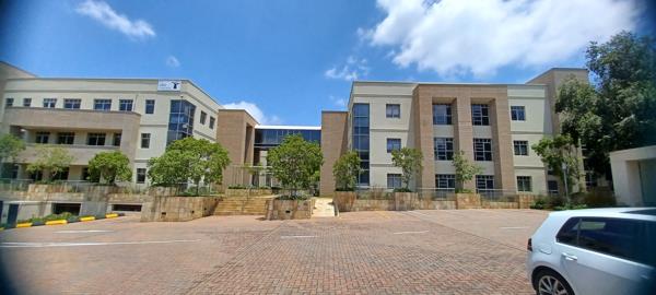 1 020 m² Commercial space