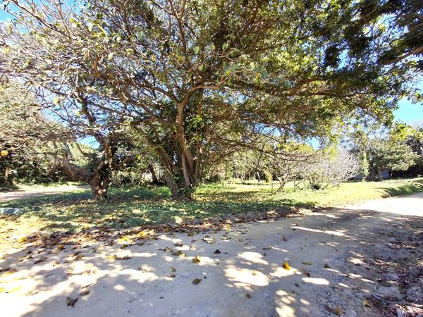 1 102 m² Land